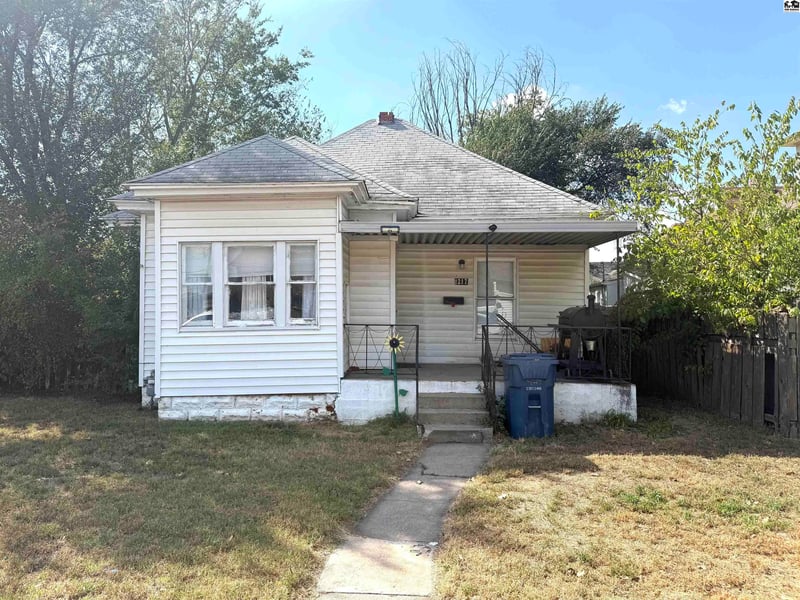1217 N Washington St, Hutchinson, KS 67501