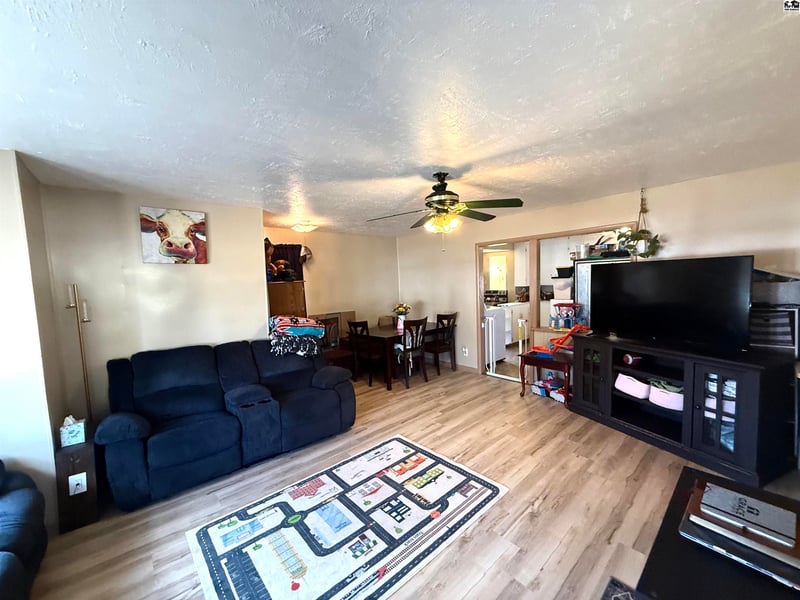 1217 N Washington St, Hutchinson, KS 67501