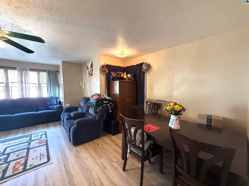 1217 N Washington St, Hutchinson, KS 67501