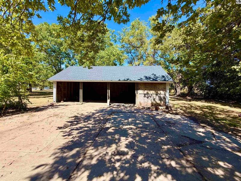 703 E Commercial, Lyons, KS 67554