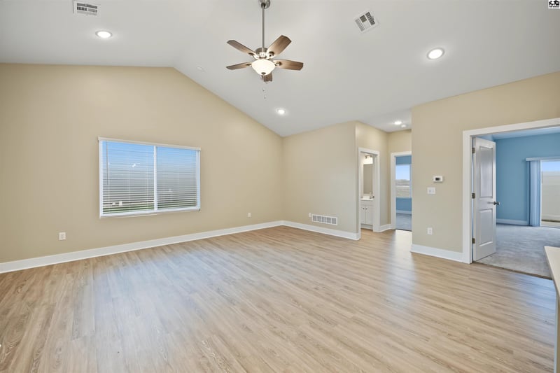 1244 Steve Hawley Ln, Salina, KS 67401