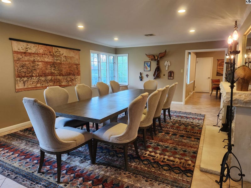 12 Downing Rd, Hutchinson, KS 67502
