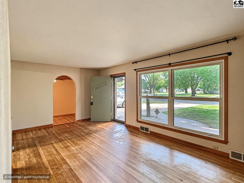 921 Lawrence St, Pratt, KS 67124