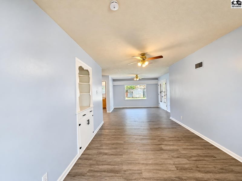 46 Random Rd, Hutchinson, KS 67502