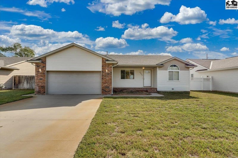 3402 Amanda St, Hutchinson, KS 67502
