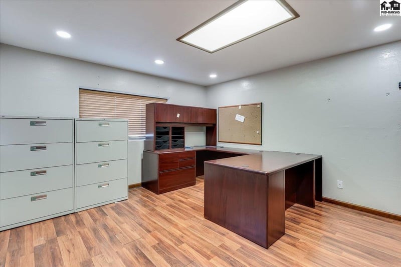 22 N Main St, South Hutchinson, KS 67505