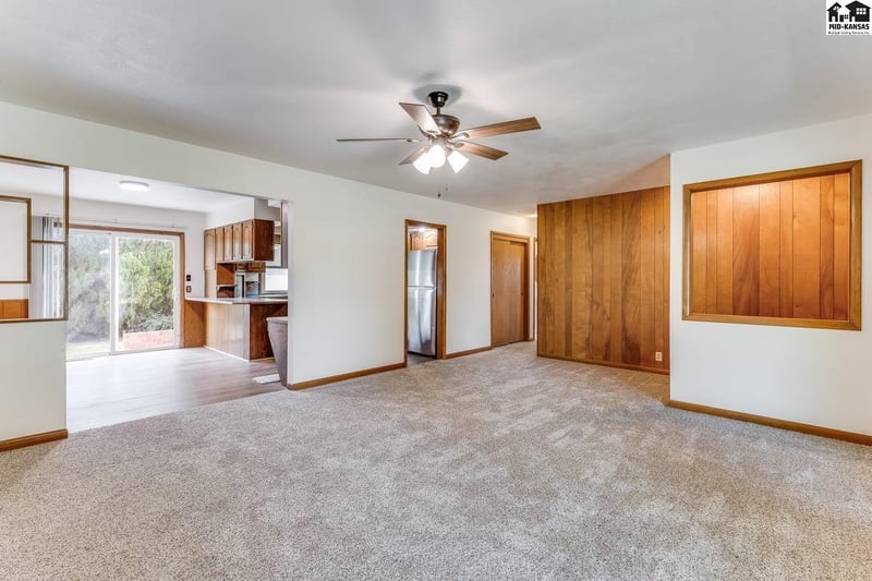 1404 Aurora Dr, Hutchinson, KS 67501