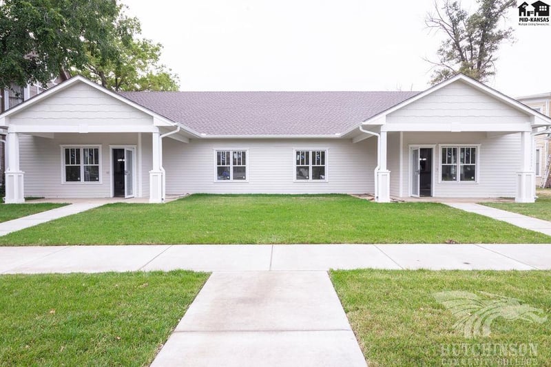 541 E Avenue A, Hutchinson, KS 67501