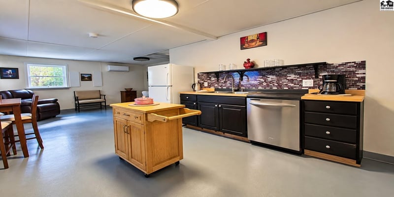 1005 Avenue T, Alden, KS 67512