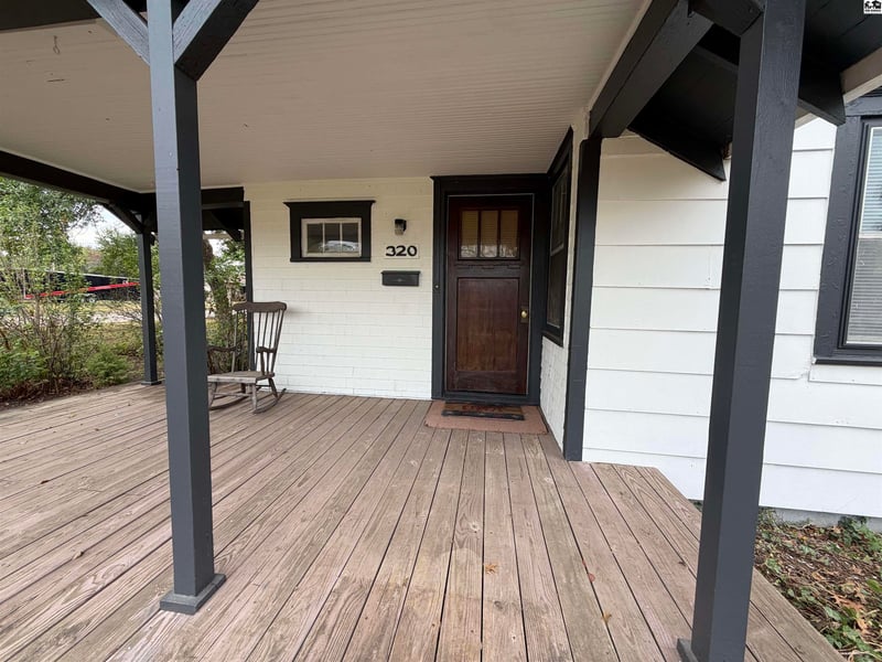 320 E Lyon, Lyons, KS 67554