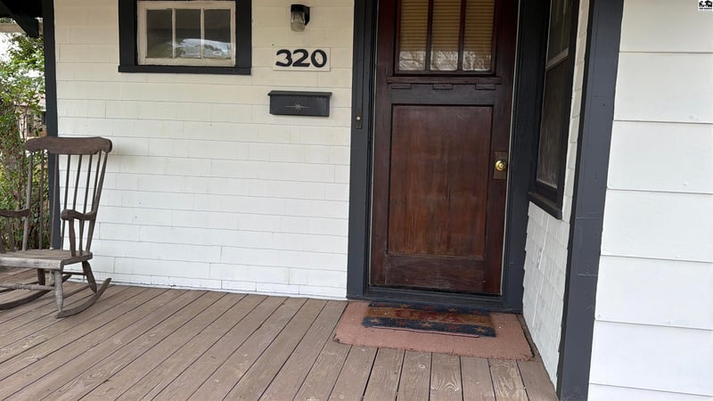 320 E Lyon, Lyons, KS 67554