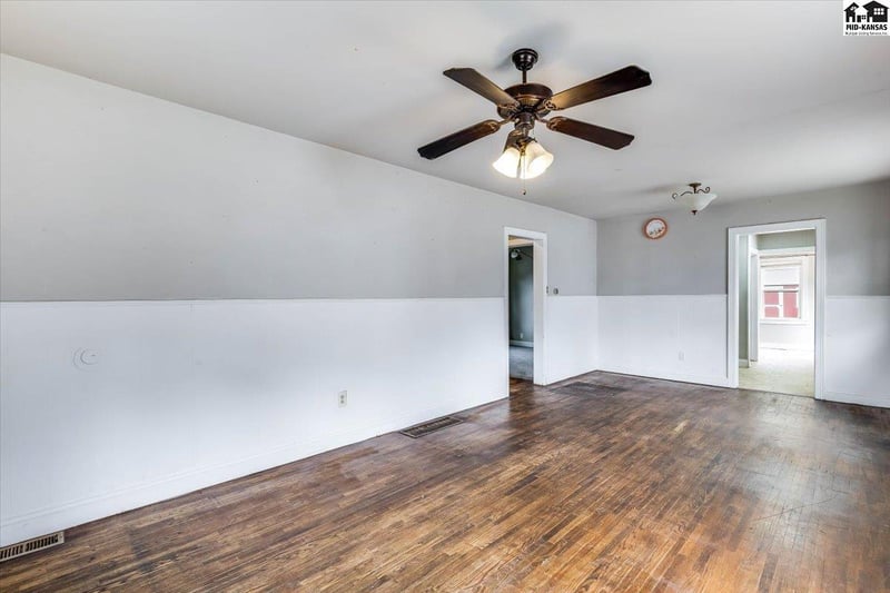 420 E 8th Ave, Hutchinson, KS 67501