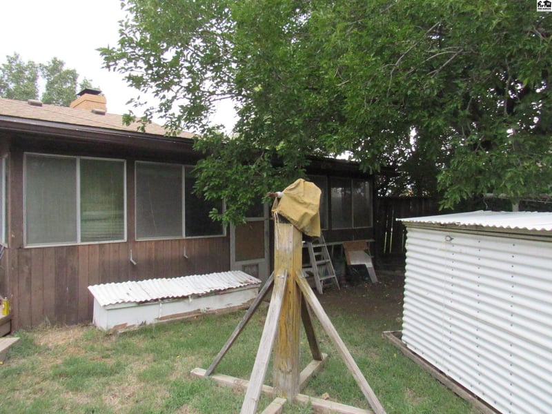 5 Faircrest Dr, Hutchinson, KS 67502