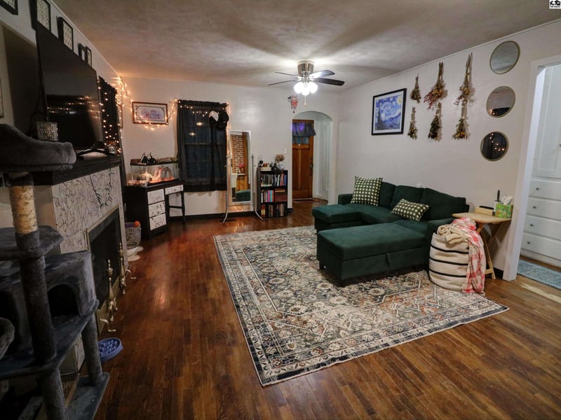 726 E Kansas Ave, Mcpherson, KS 67107