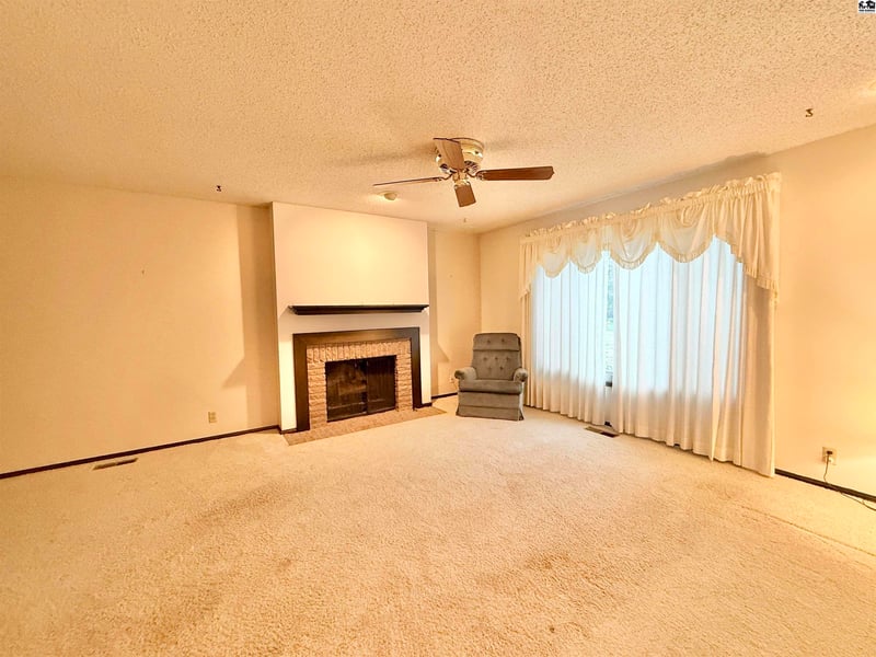 4109 Quivira Rd, Hutchinson, KS 67502