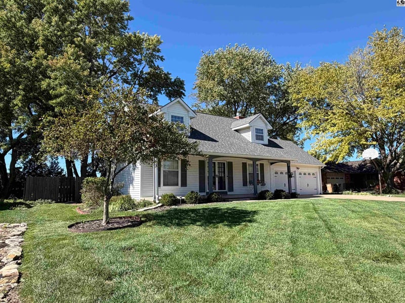 4201 Quivira Dr, Hutchinson, KS 67502