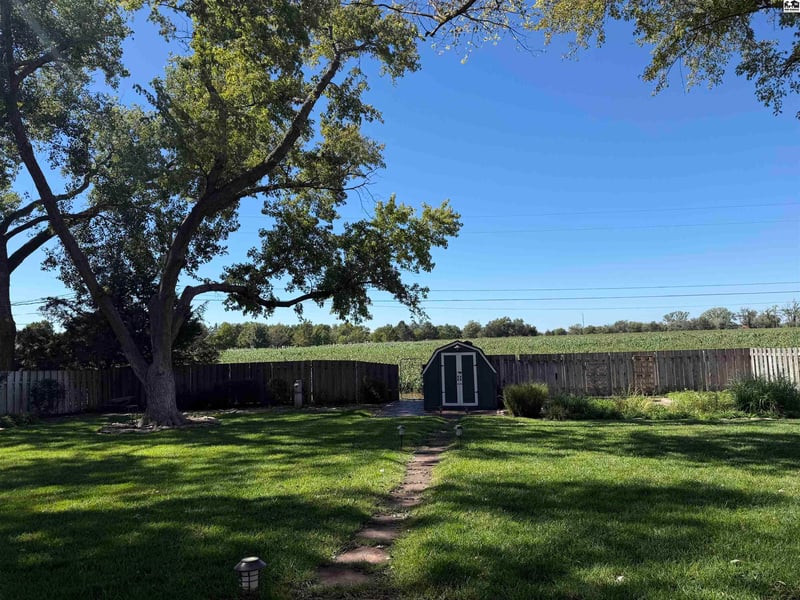 4201 Quivira Dr, Hutchinson, KS 67502