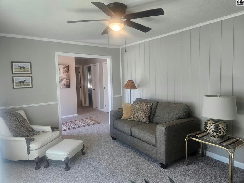 2809 N King St, Hutchinson, KS 67502