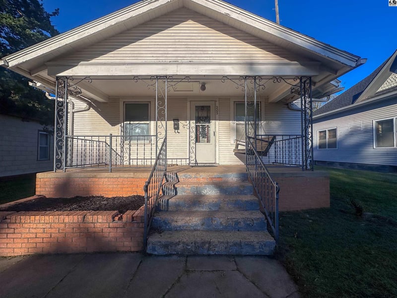 205 N Iuka St, Pratt, KS 67124