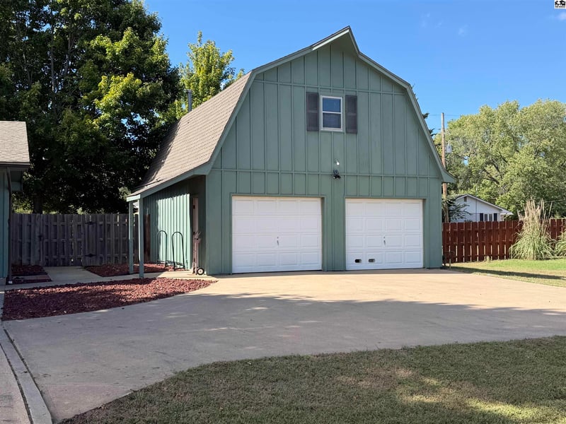 7009 N Madison, Hutchinson, KS 67502