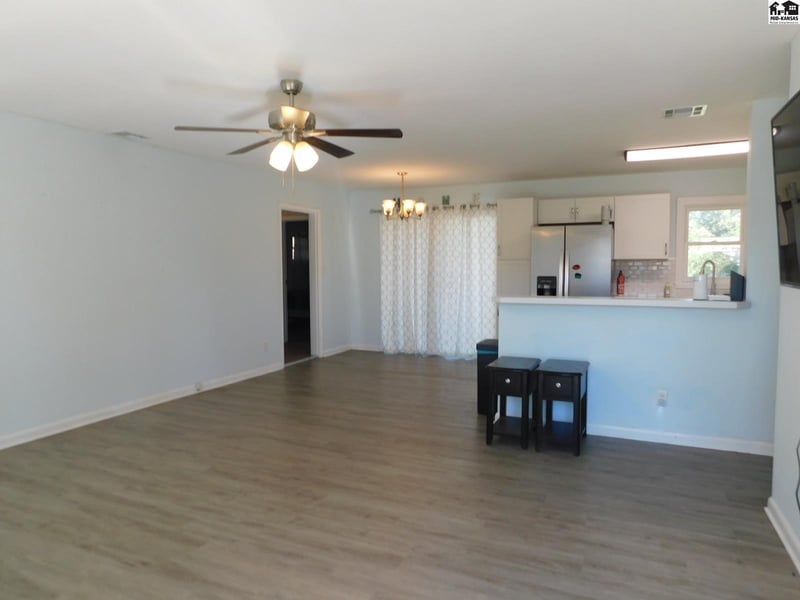 10 Harvest Ln, Hutchinson, KS 67502