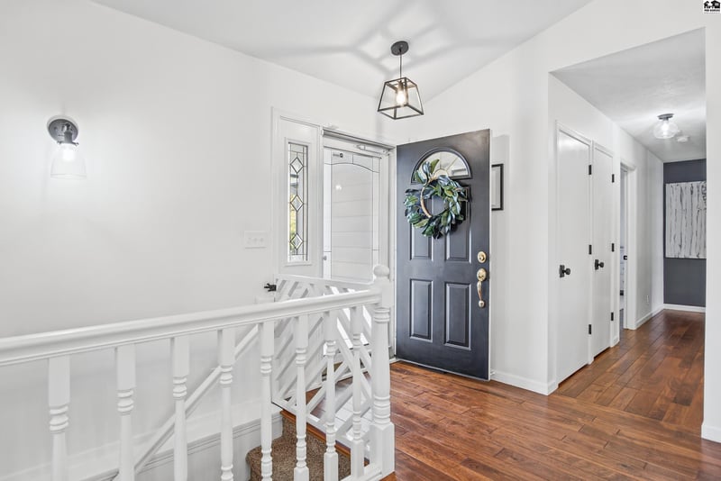 909 Turkey Creek Dr, Mcpherson, KS 67460