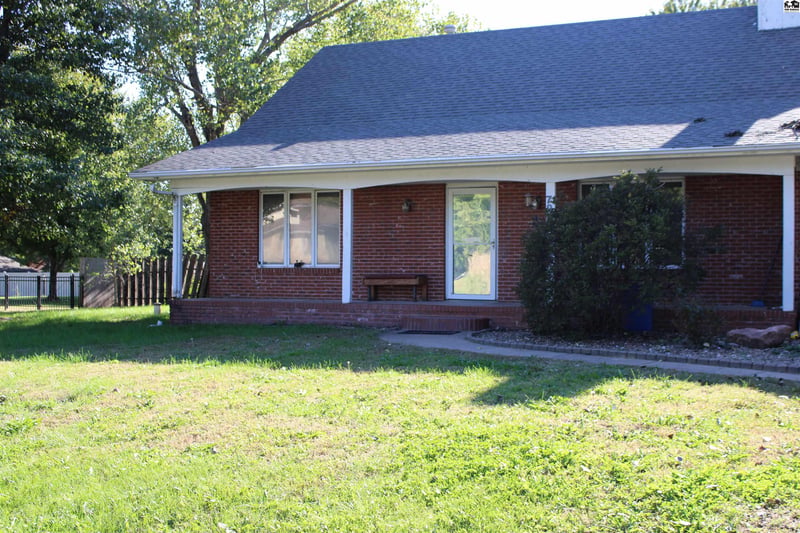 7205 Magnolia Way, Hutchinson, KS 67502