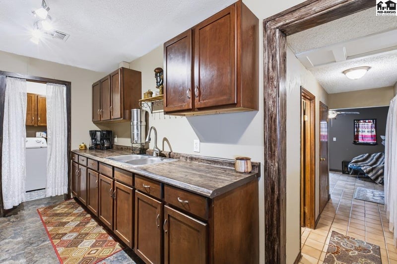 23618 S Dean Rd, Pretty Prairie, KS 67570
