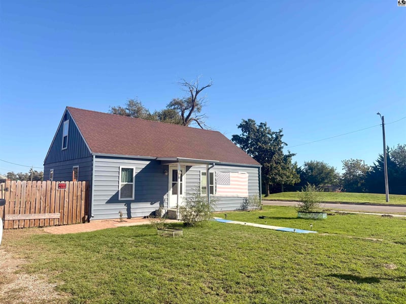 426 E Walker St, Hutchinson, KS 67501