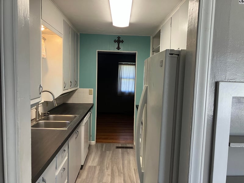 412 E Grant, Greensburg, KS 67054
