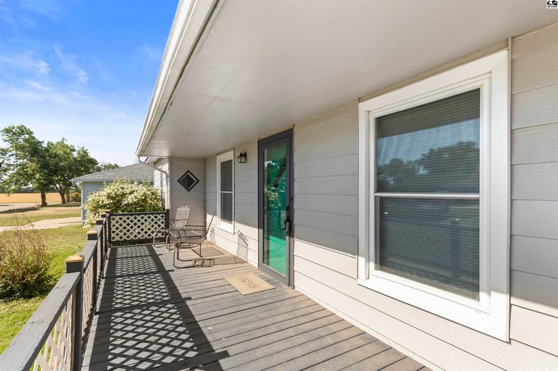 600 S 3rd St, Bushton, KS 67427