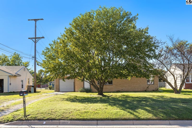 3013 N Elm St, Hutchinson, KS 67502