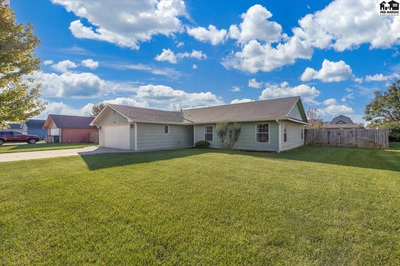 1807 E 26th Ave, Hutchinson, KS 67502