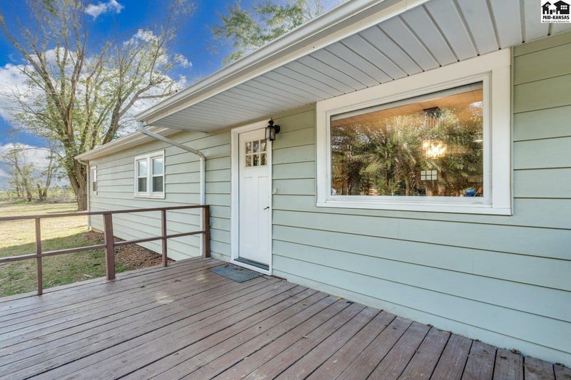 229 W 56th Ave, Hutchinson, KS 67502