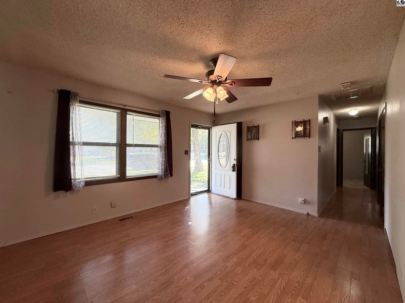 805 Keast St, Hutchinson, KS 67501