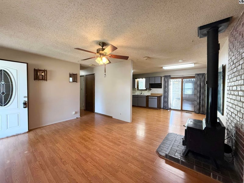 805 Keast St, Hutchinson, KS 67501