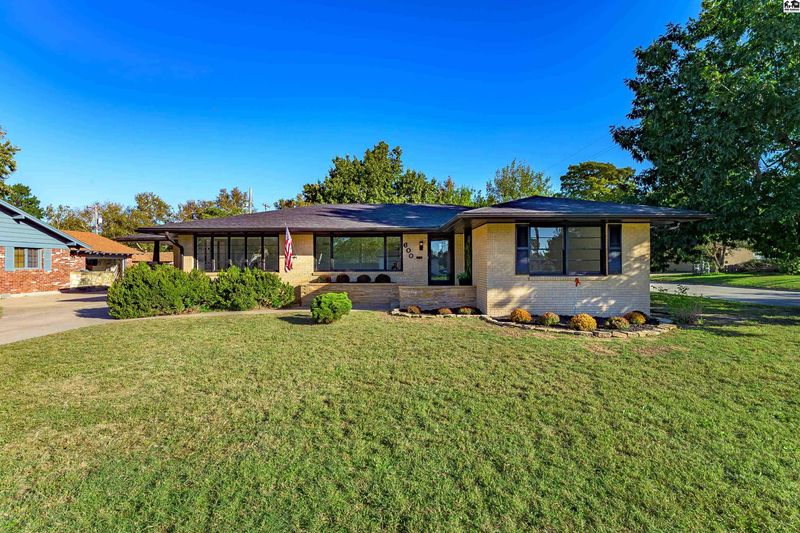 600 W 23rd St, Hutchinson, KS 67502