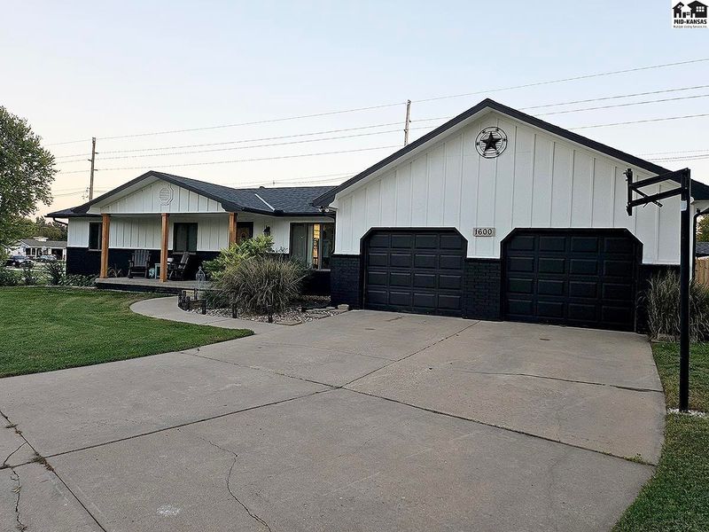 1600 Pintail Ct, Mcpherson, KS 67460