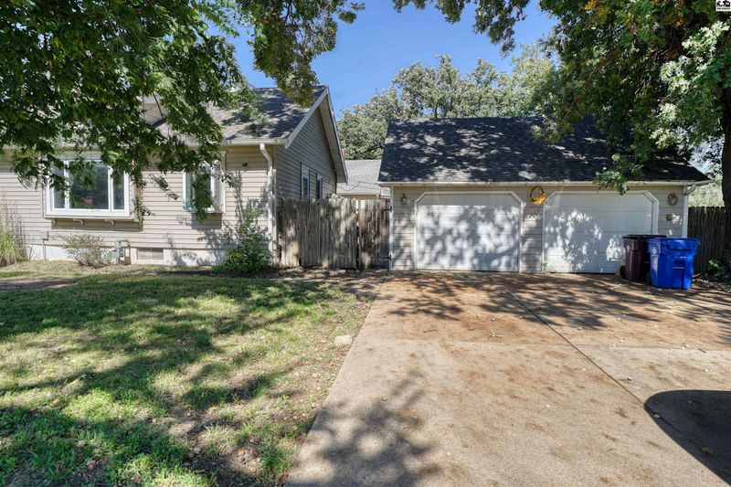 900 N Elm St, Mcpherson, KS 67460