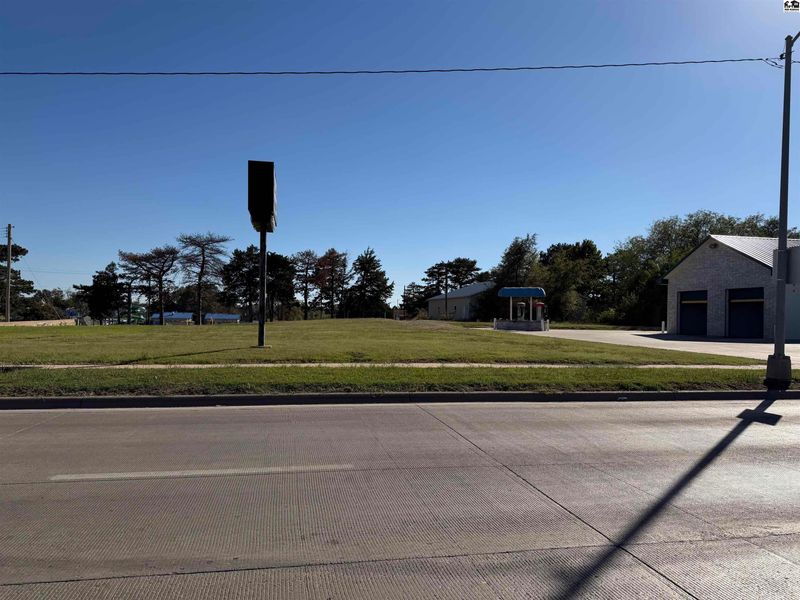 701 E 1st St, Pratt, KS 67124