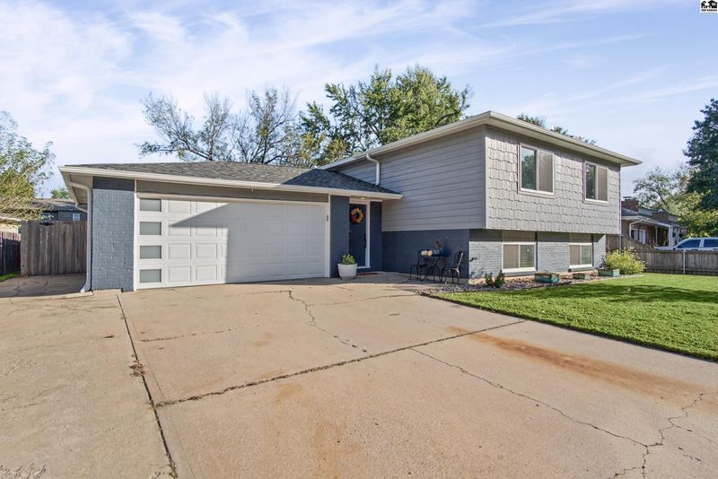 1308 Northcourt Dr, Mcpherson, KS 67460