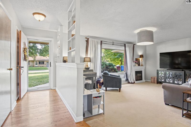 641 E Simpson St, Mcpherson, KS 67460