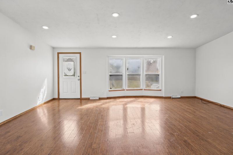 2002 Pawnee Rd, Mcpherson, KS 67460