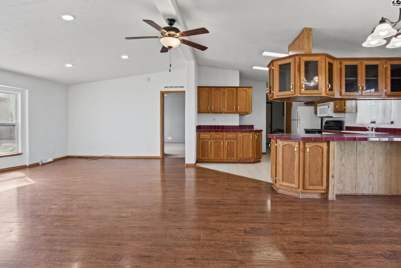 2002 Pawnee Rd, Mcpherson, KS 67460