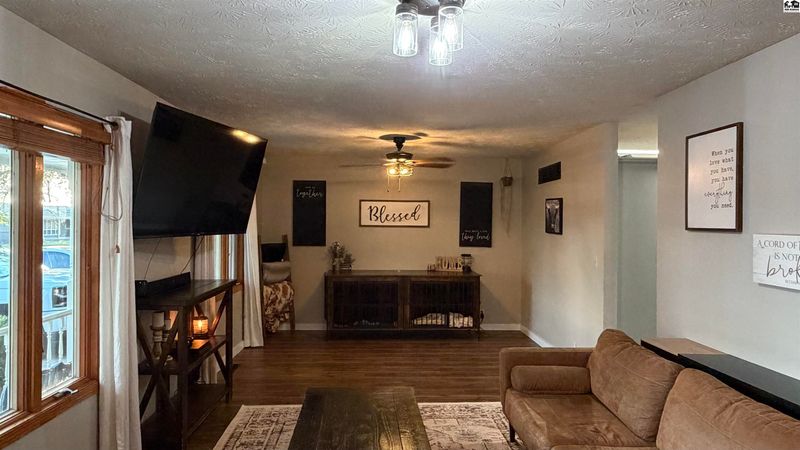 120 W Fairview Rd, Canton, KS 67428-9033