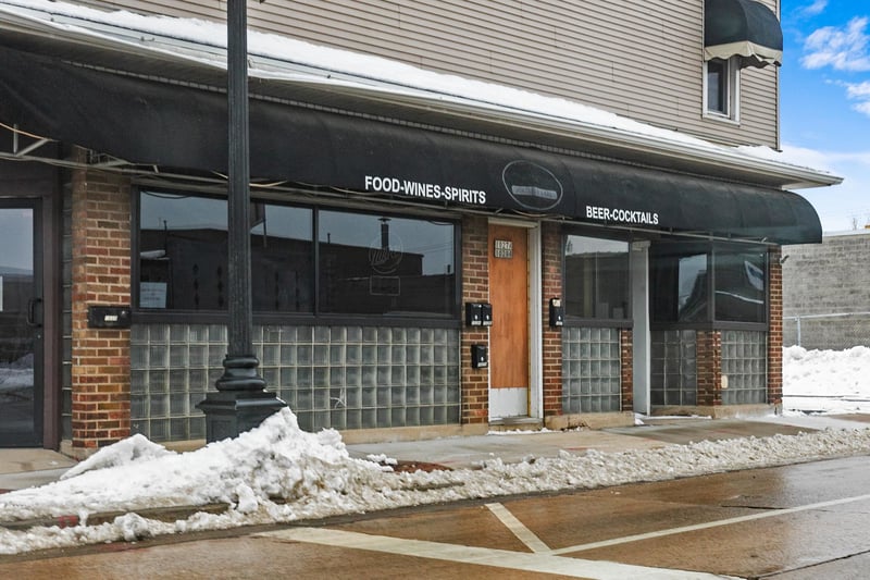 1027 S Main St, Oshkosh, WI 54902-6019