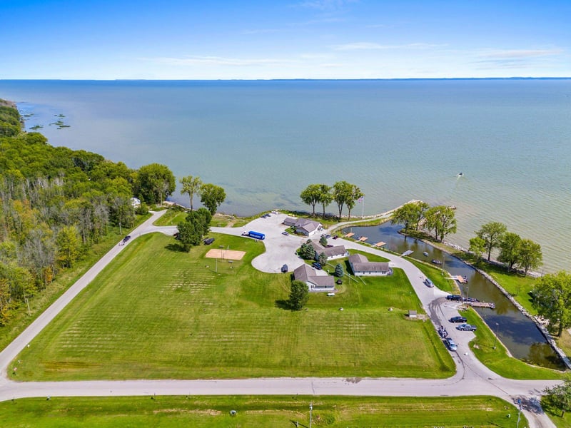 Cottage Rd #16, Little Suamico, WI 54141