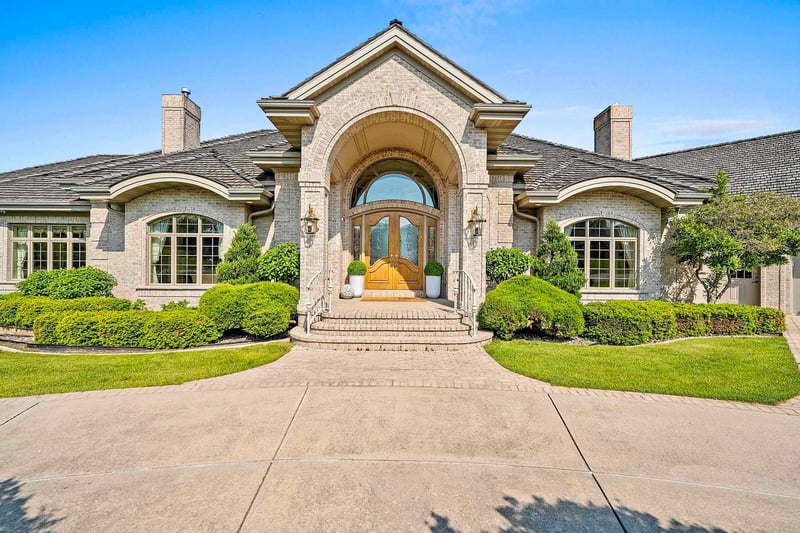 1605 E Sonata Dr, Green Bay, WI 54311