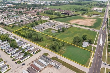 1373 Bellevue St, Green Bay, WI 54311