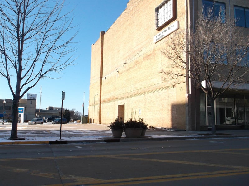 217 N Main St, Oshkosh, WI 54901-4814